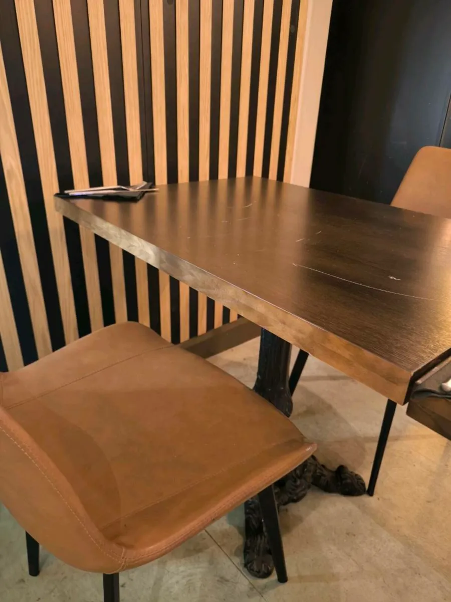 Restaurant tables and chairs - Image 1
