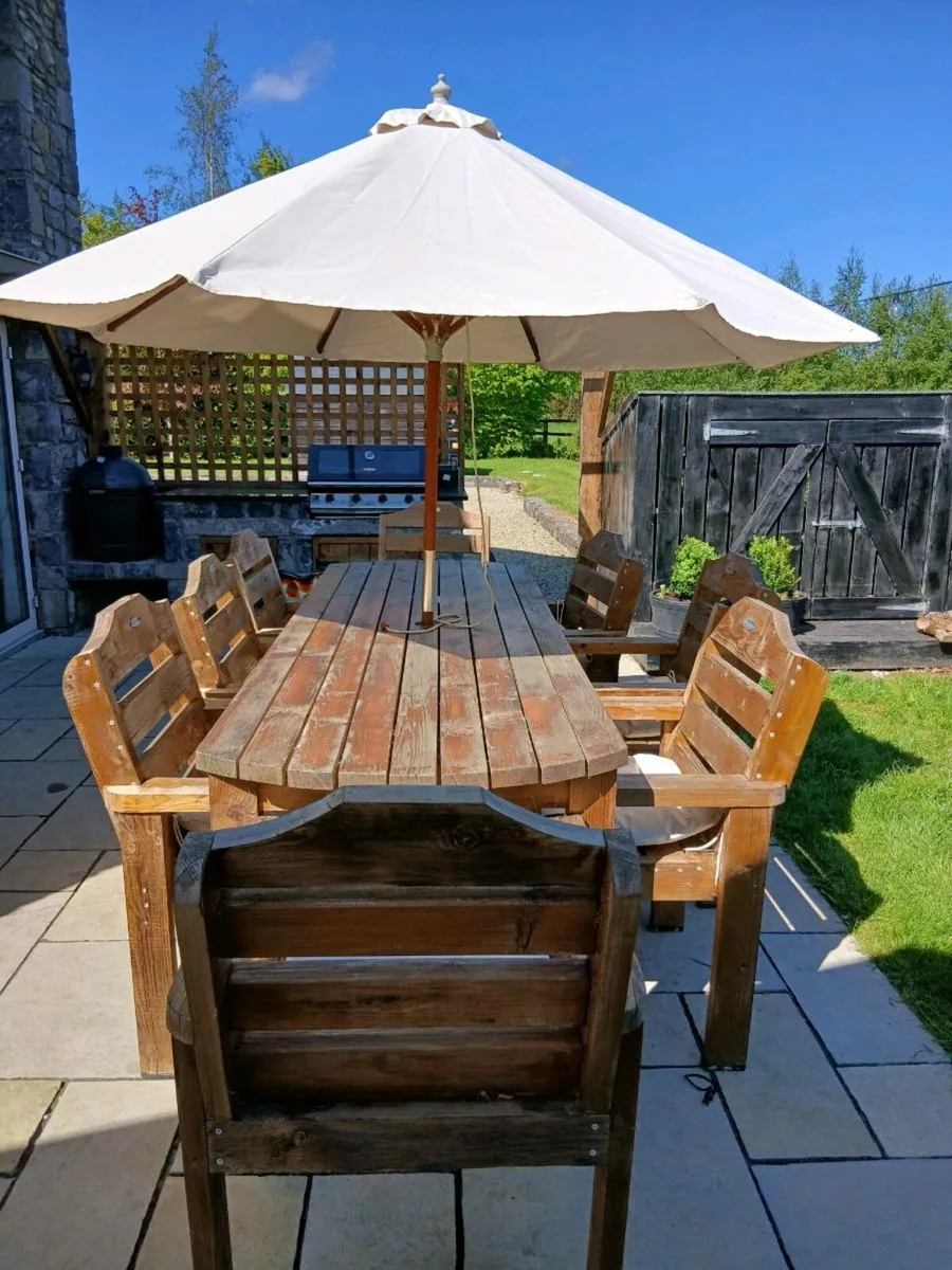 8 seater table and chairs - Image 4
