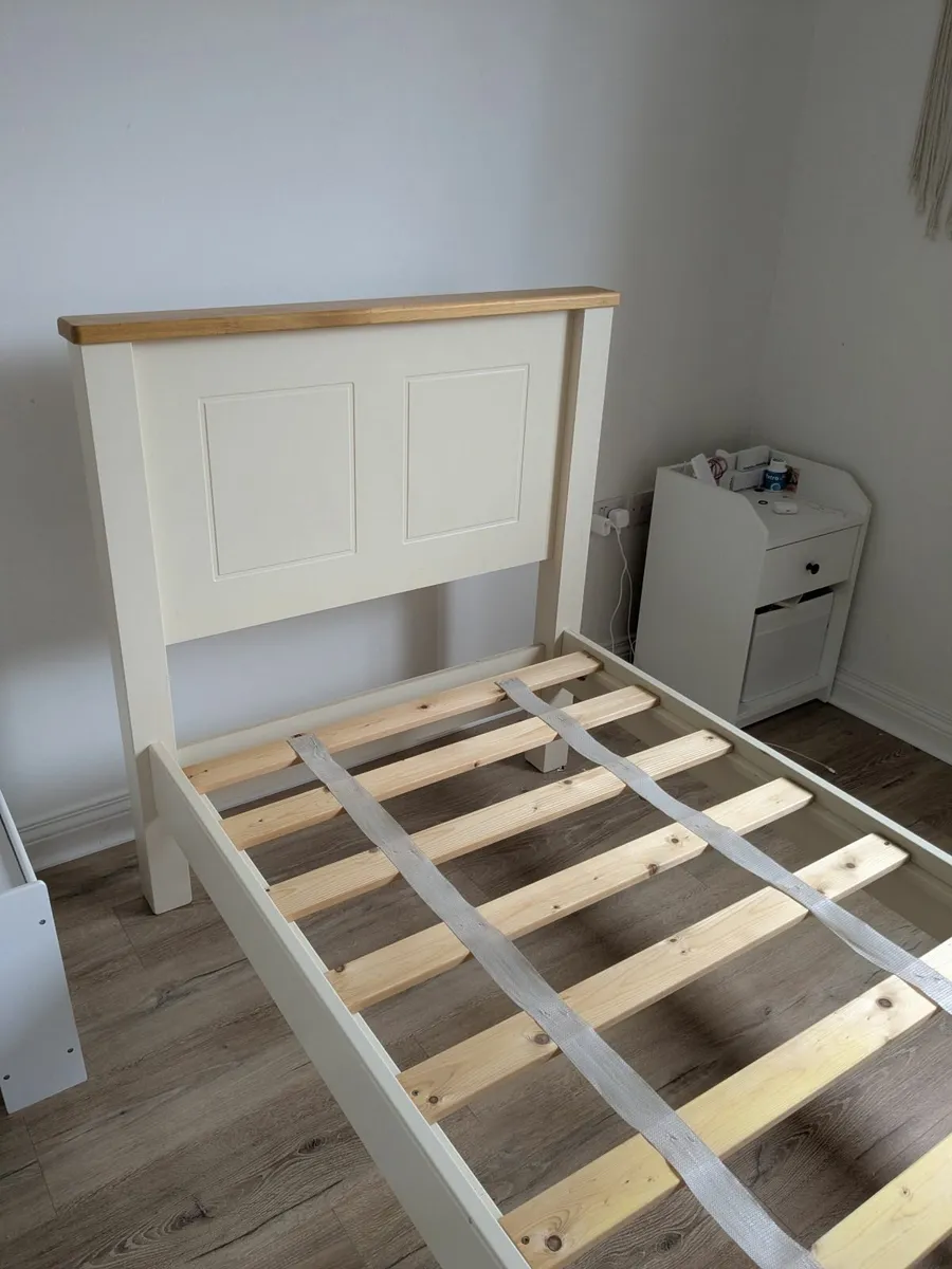 Bed - Image 3