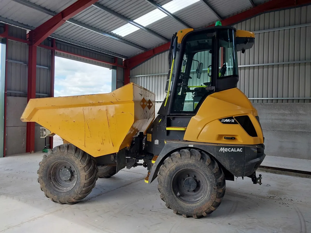 site dumper with cab - Image 1