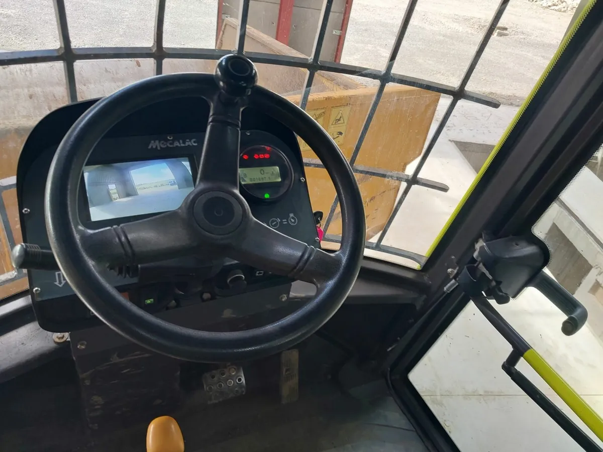 site dumper with cab - Image 4