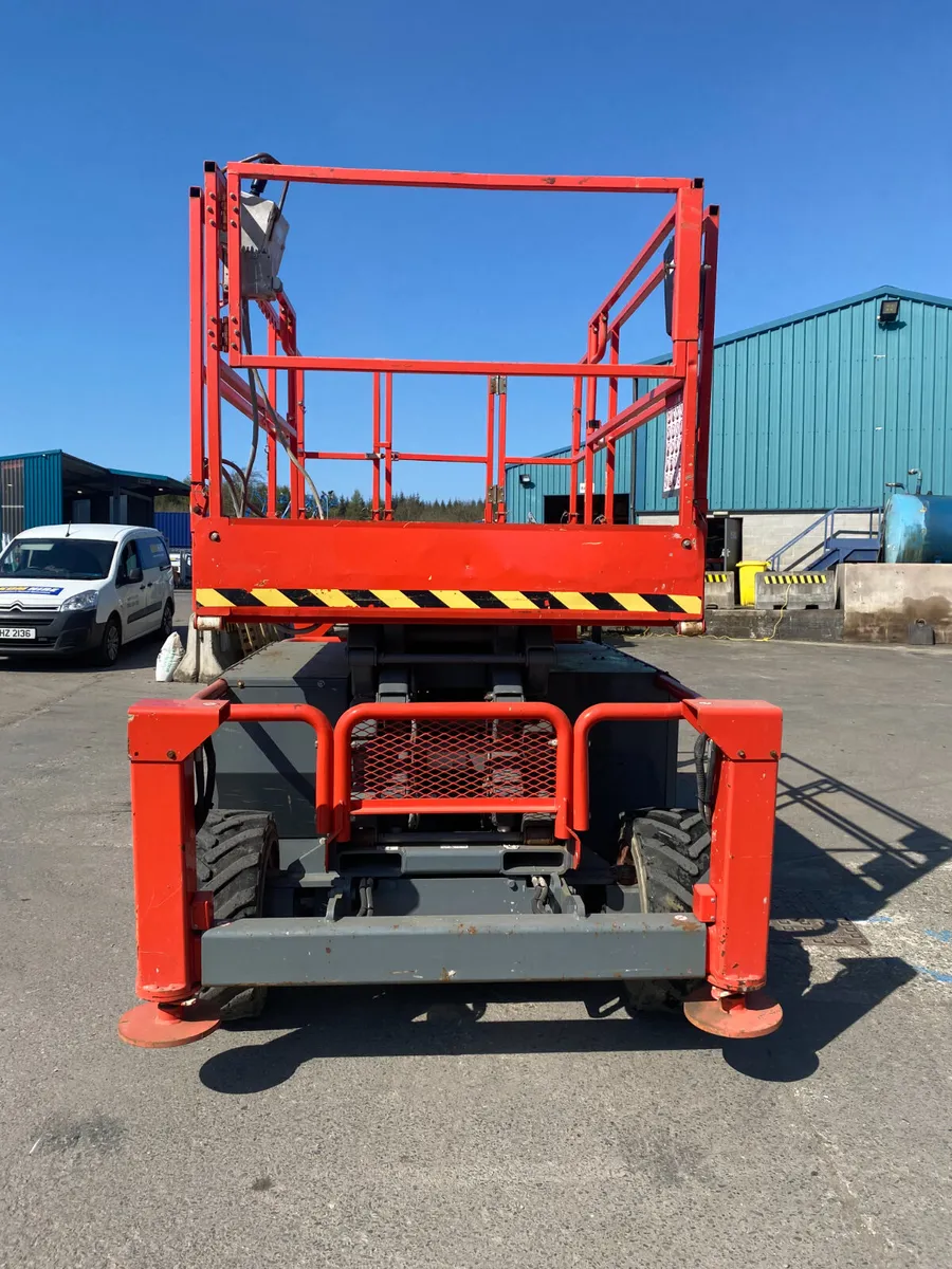 2014 SKYJACK SJ6832RT 38FT DIESEL SCISSOR LIFT - Image 4