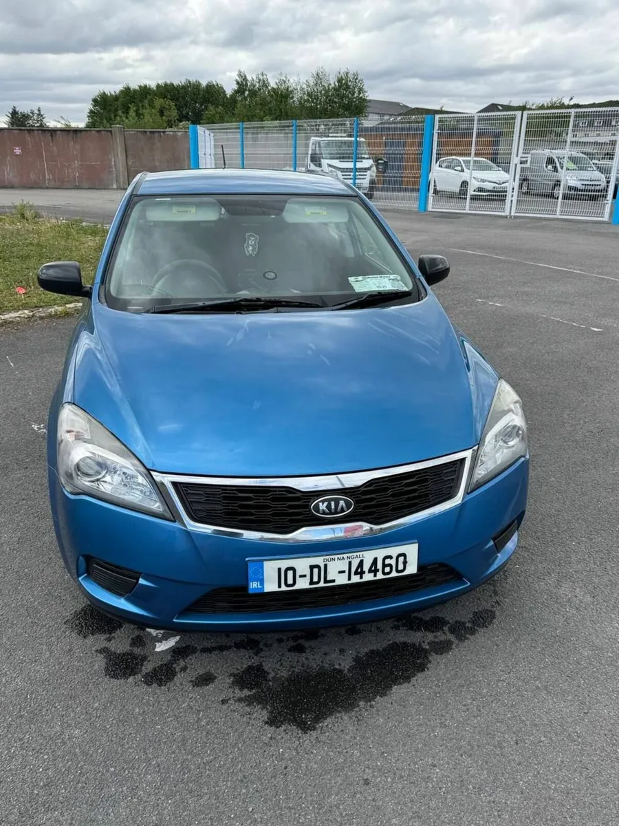 Kia Ceed 2010 - Image 1