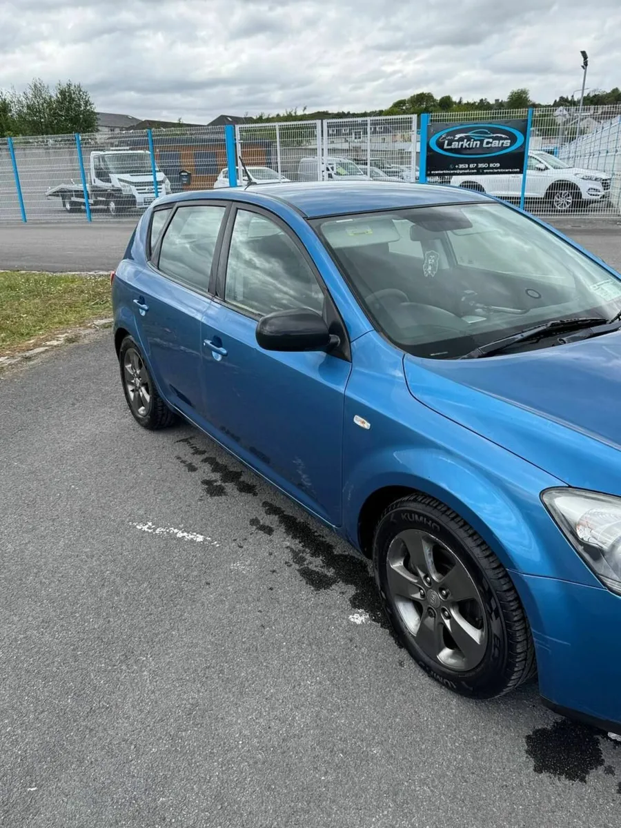 Kia Ceed 2010 - Image 2