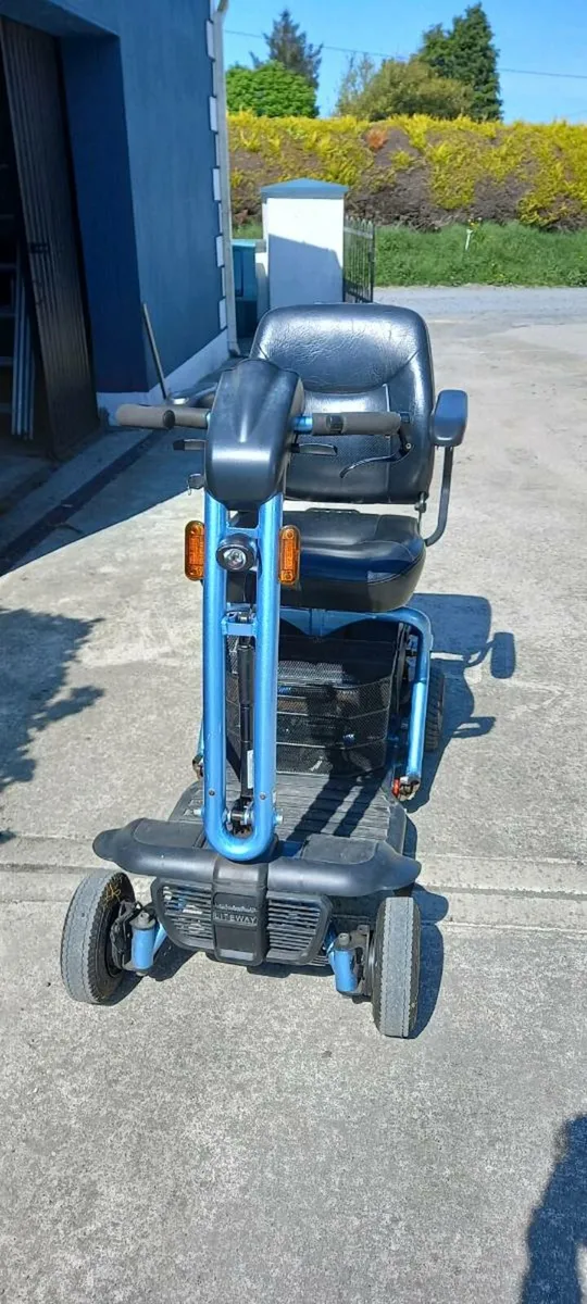 Mobility scooter - Image 1