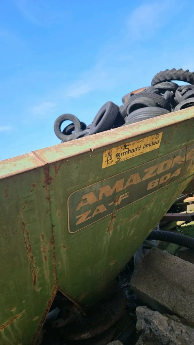 Harrow and fertiliser spreader - Image 1