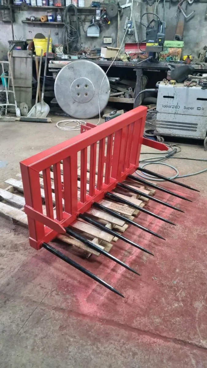 Bale spike - Image 1