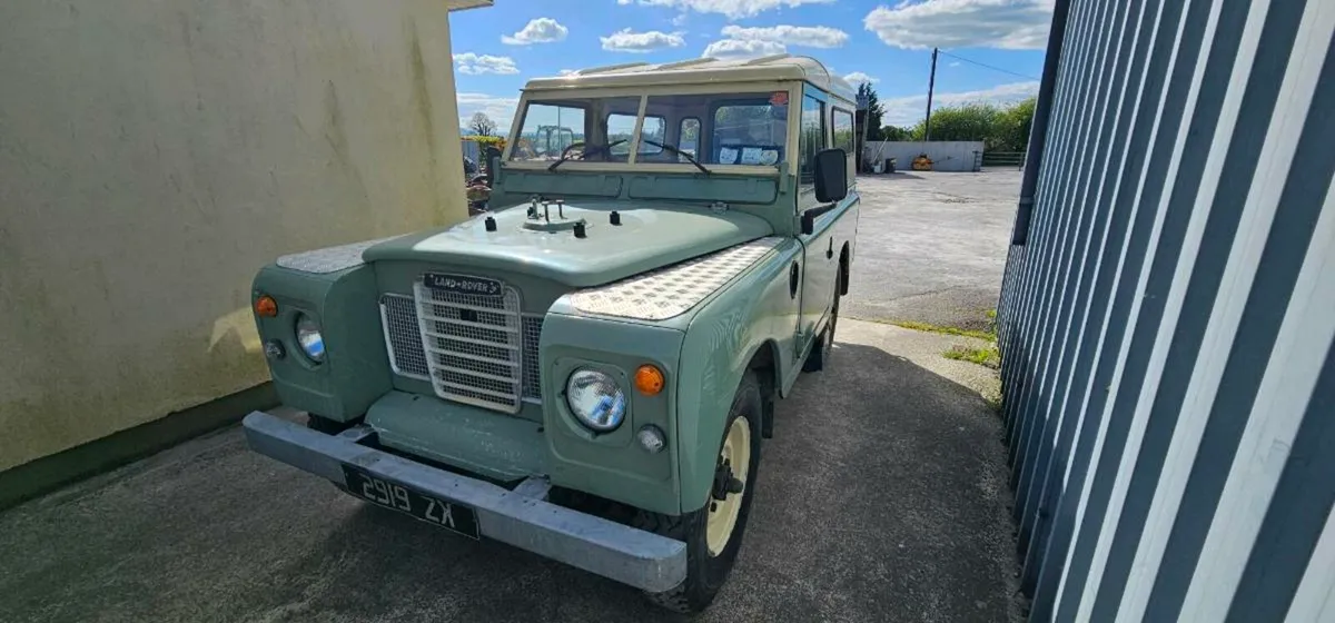 1982 Landrover - Image 1