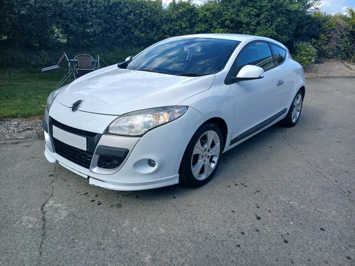 2009 Renault megane coupe 1.6 - Image 1