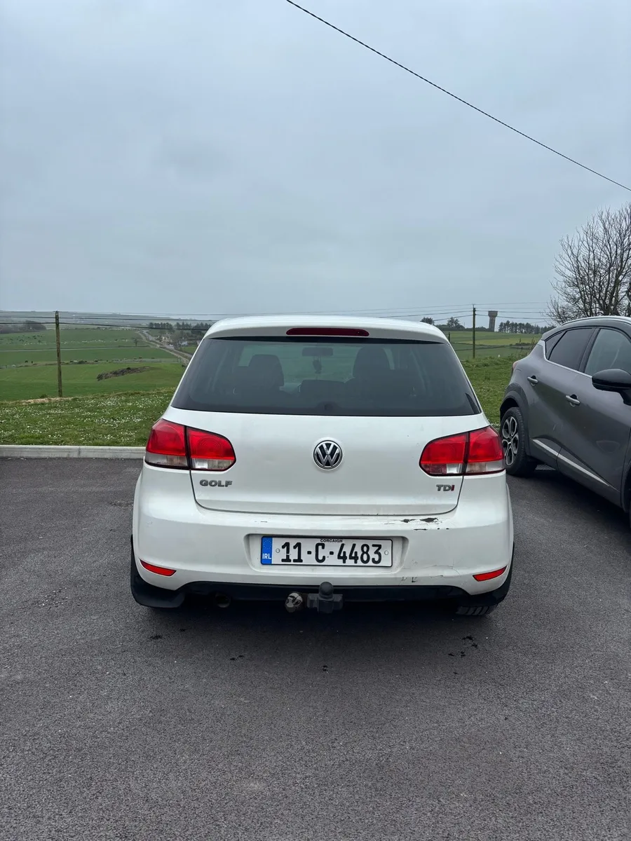 White Volkswagen Golf Mk6 - Image 4
