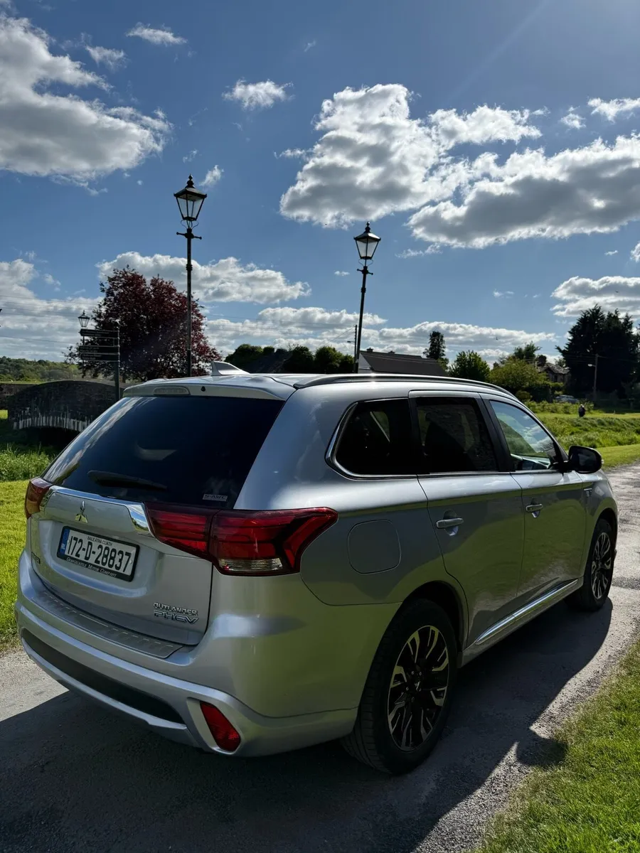 2017 Mitsubishi Outlander PHEV NCT 2027 - Image 3