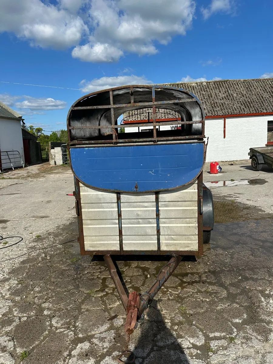 Cattle Box - Image 1