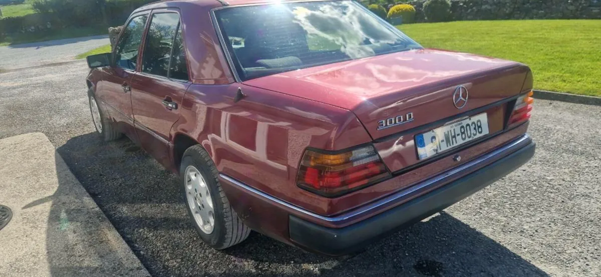 Mercedes 300D - Image 3