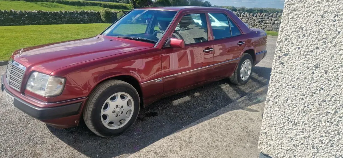 Mercedes 300D - Image 4