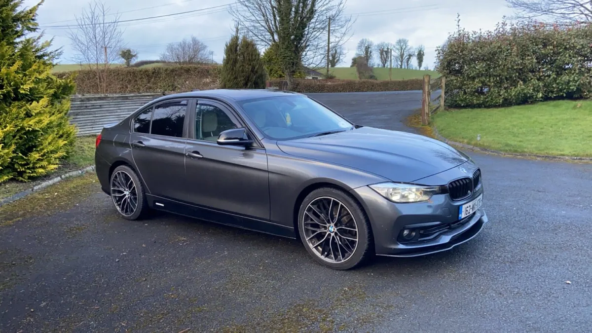 BMW 318d - Image 1