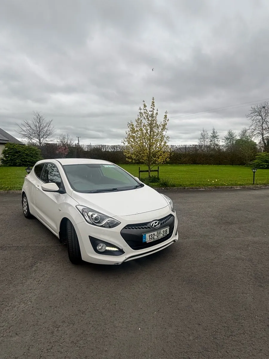 Commercial i30 - Image 1