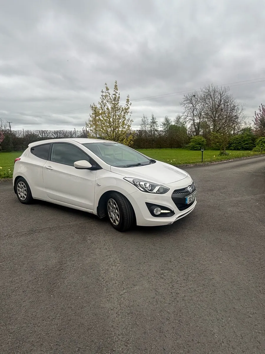 Commercial i30 - Image 2