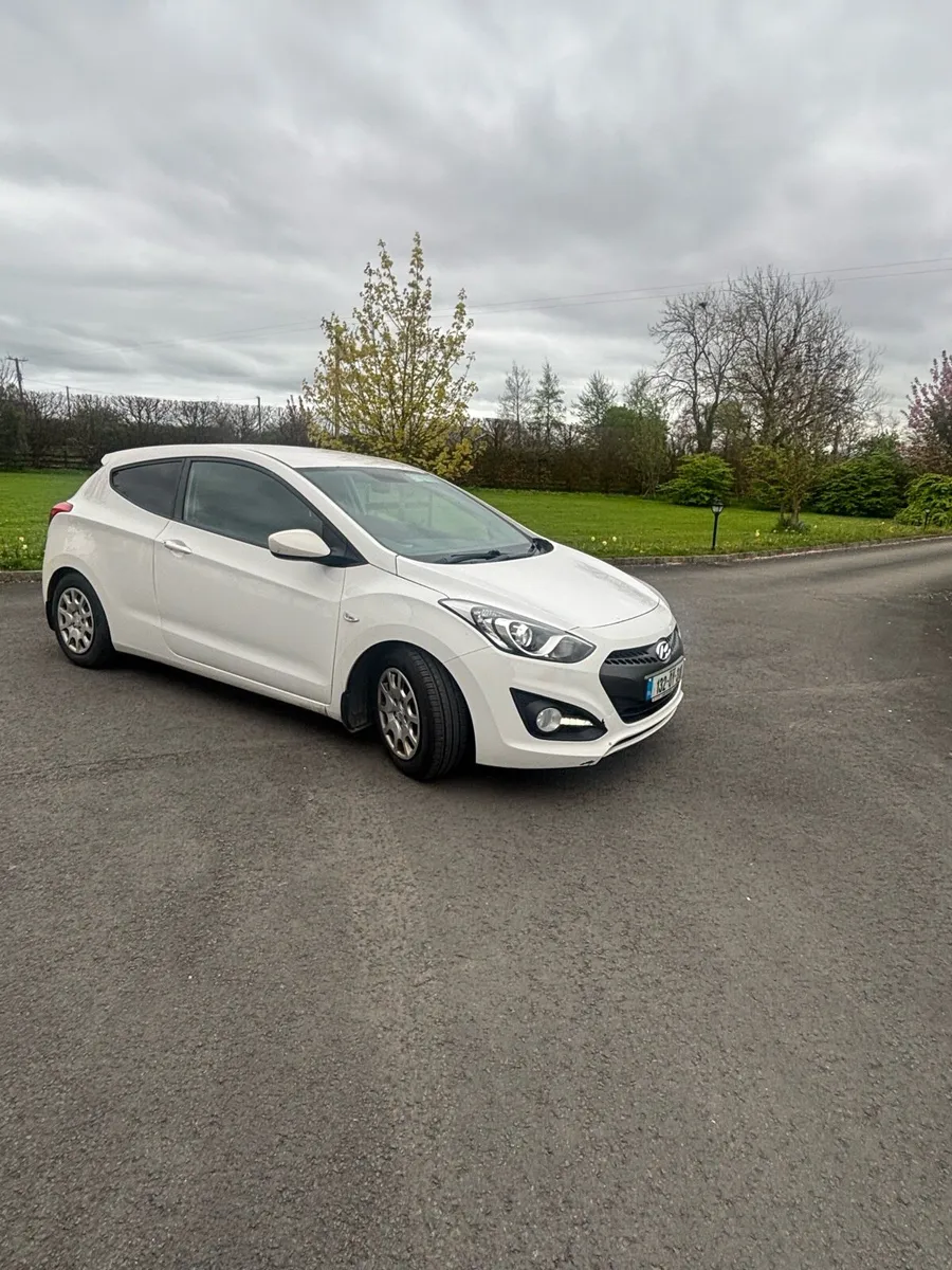 Commercial i30 - Image 3