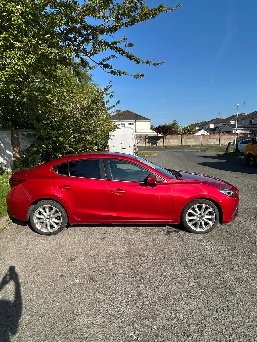 Mazda 3 2015 *PLATINUM EDITION* - Image 4