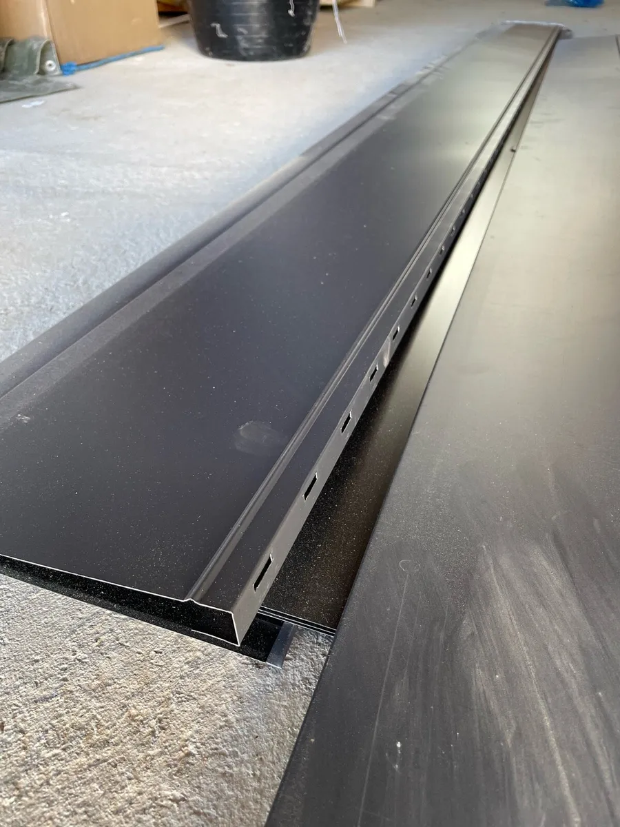 18 Vally slate flashings - Image 1