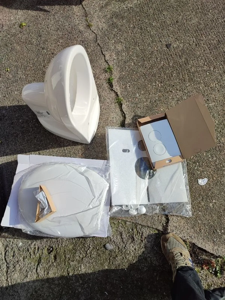 Complete Geberit DuoFix Wall Hung Toilet Set Brand New - Image 4