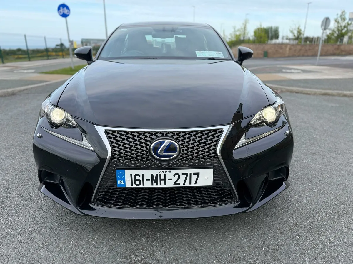 161 LEXUS IS300H F-SPORT 2,5 HYBRID AUTO - Image 4