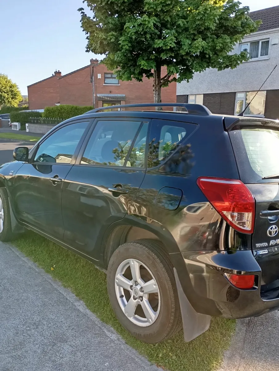 Toyota RAV4 2008 - Image 2