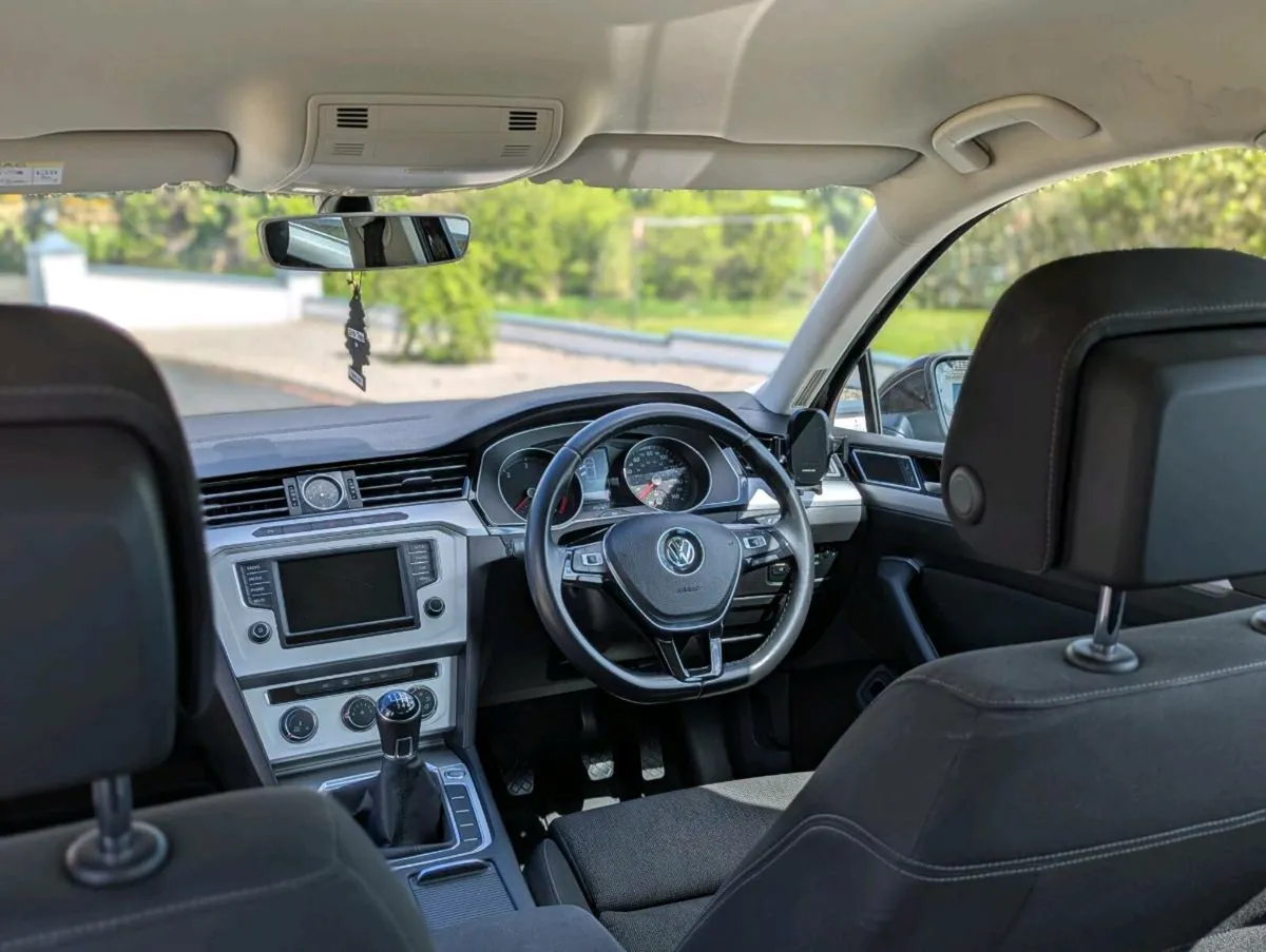 Volkswagen passat - Image 4