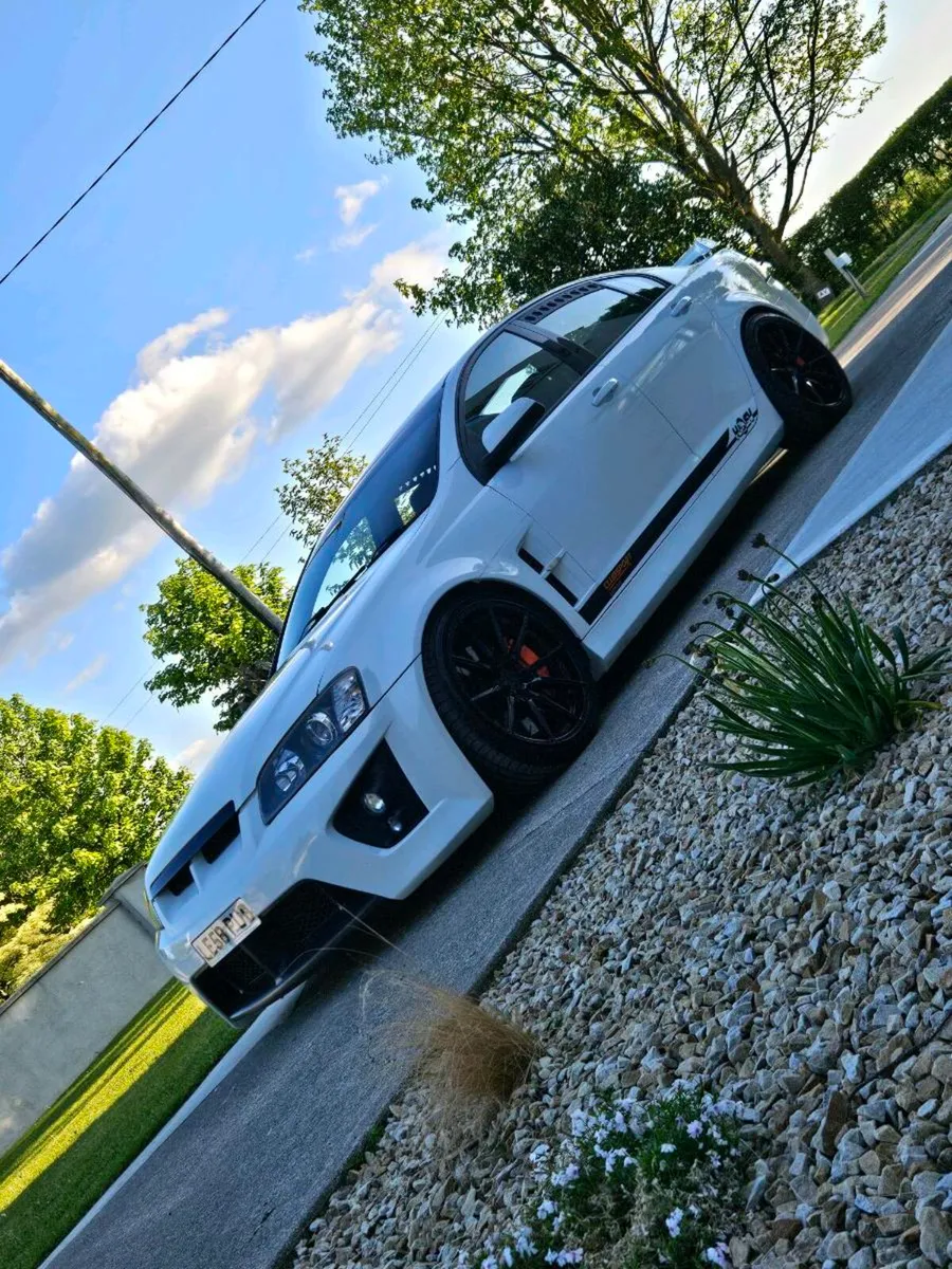 Vauxhall VXR8,  Holden ,HSV,  Manual - Image 2