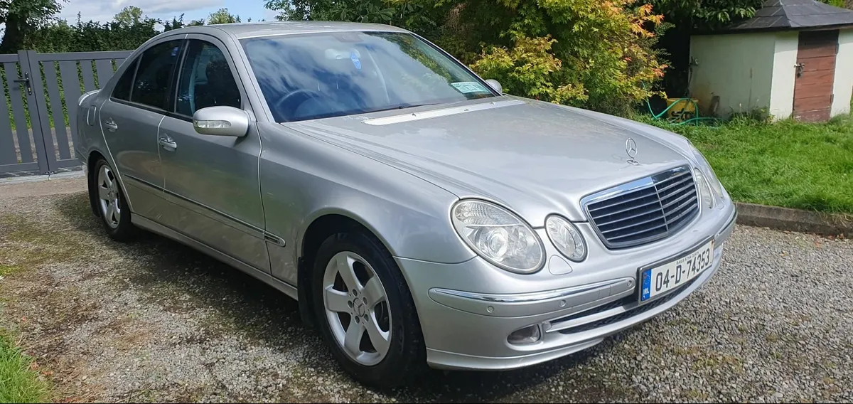 Mercedes-Benz E-Class 2004 - Image 3