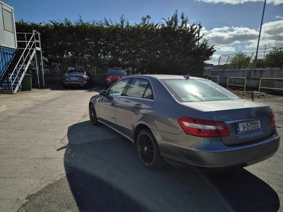 Mercedes-Benz E-Class 2011 - Image 4