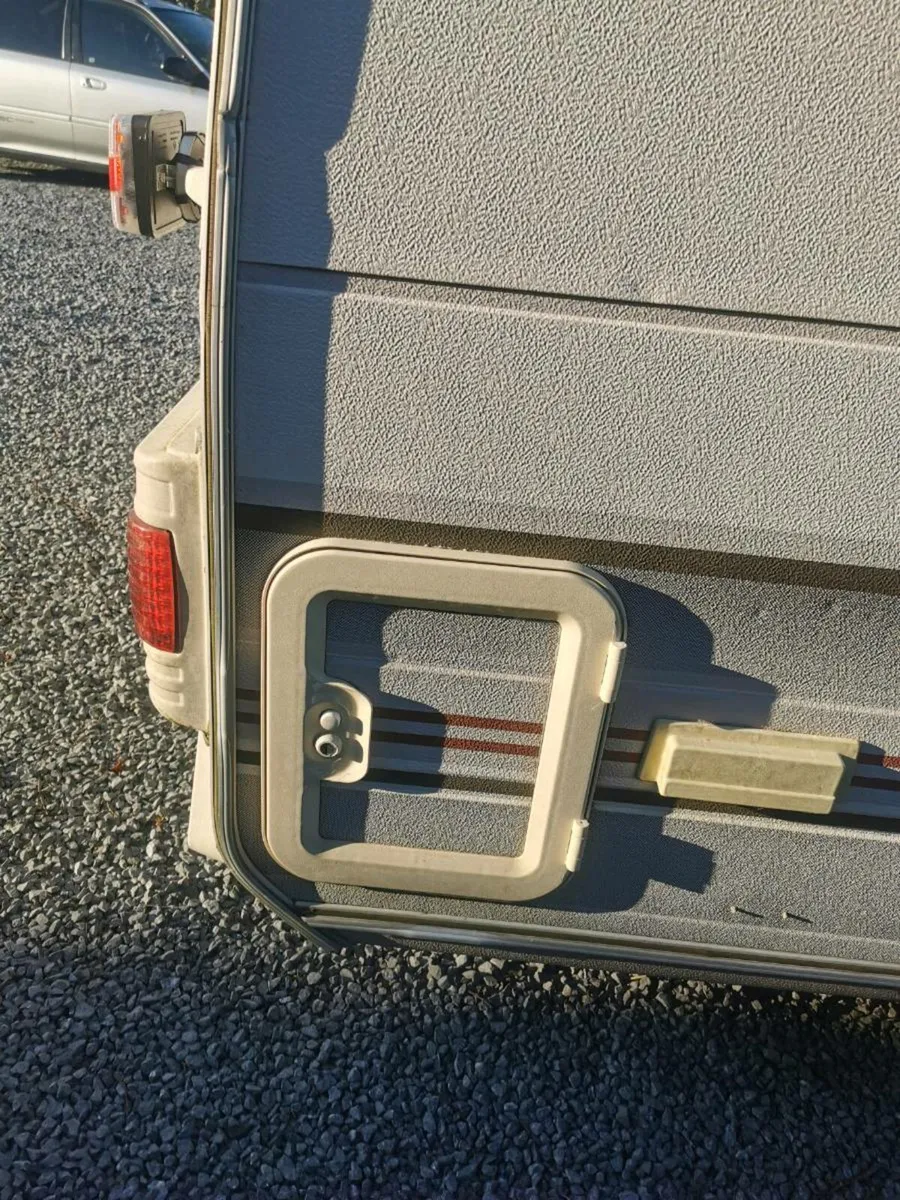 Caravan - Image 3