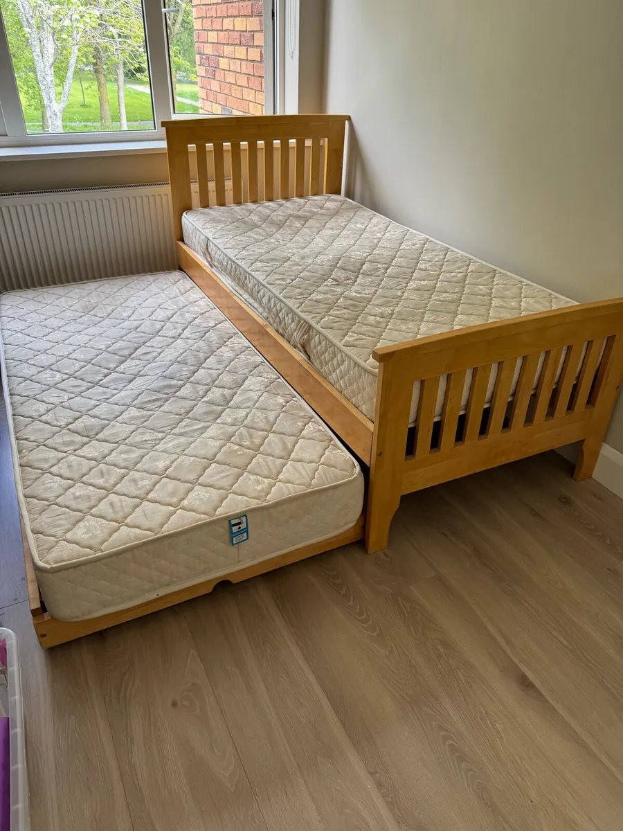 Day Bed/Trundle Bed - Image 1
