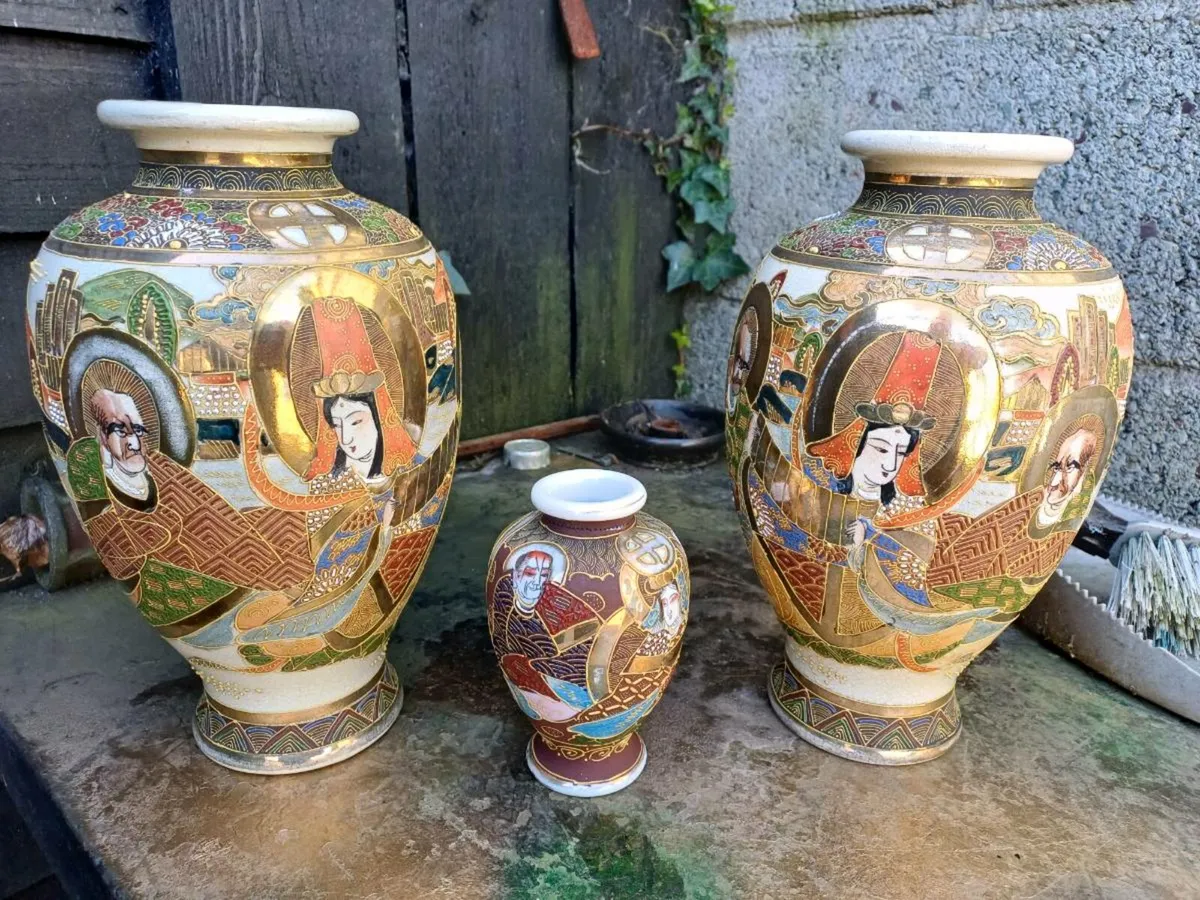 Vintage Japanese Taisho Satsuma Gilt Vases - Image 1