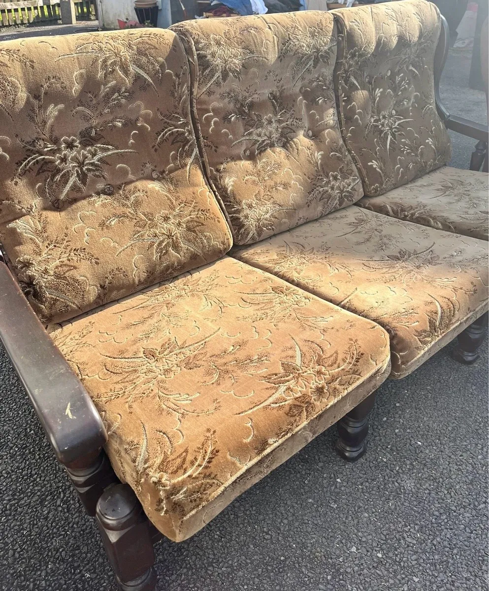 Couch & arm chairs - Image 1
