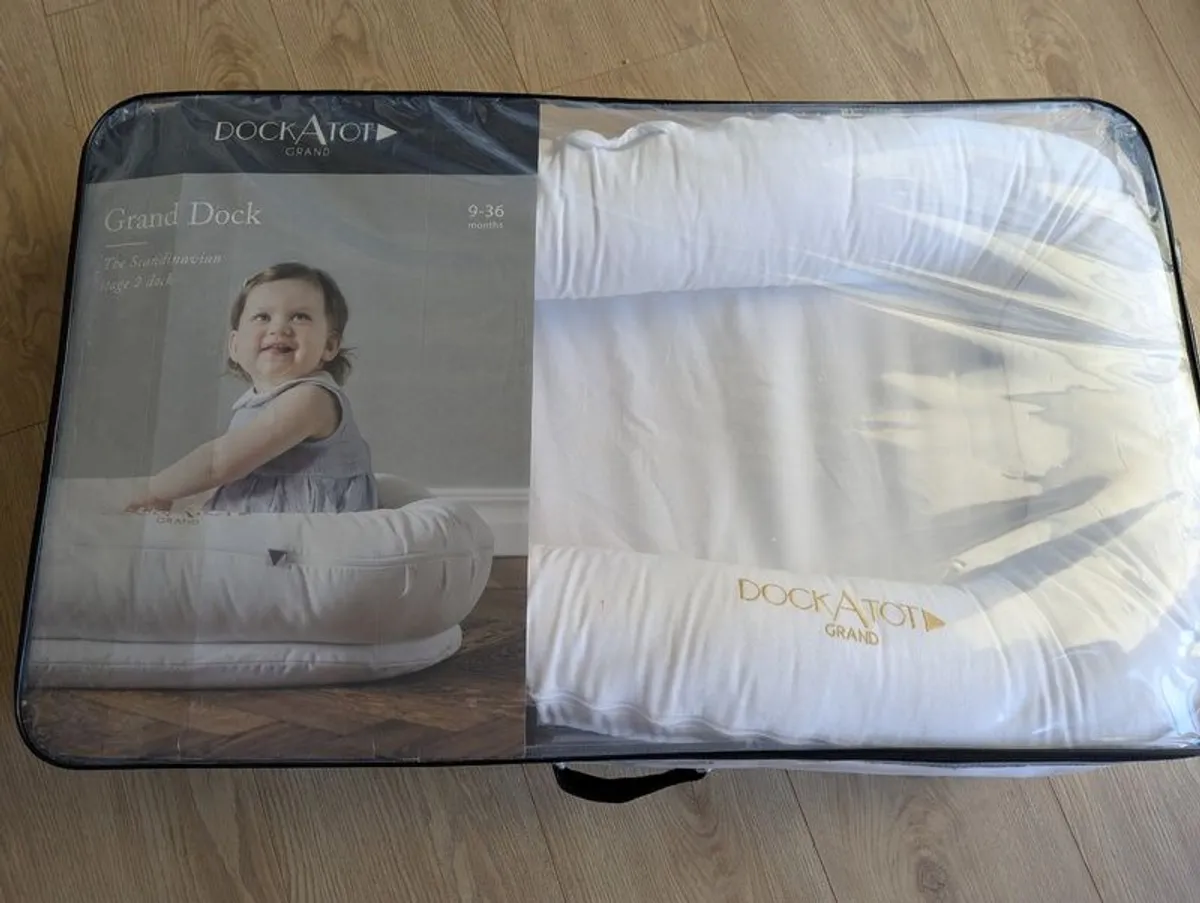 DockAtot Grand Dock - White, 9-36months - bought new, lightly used - Image 1