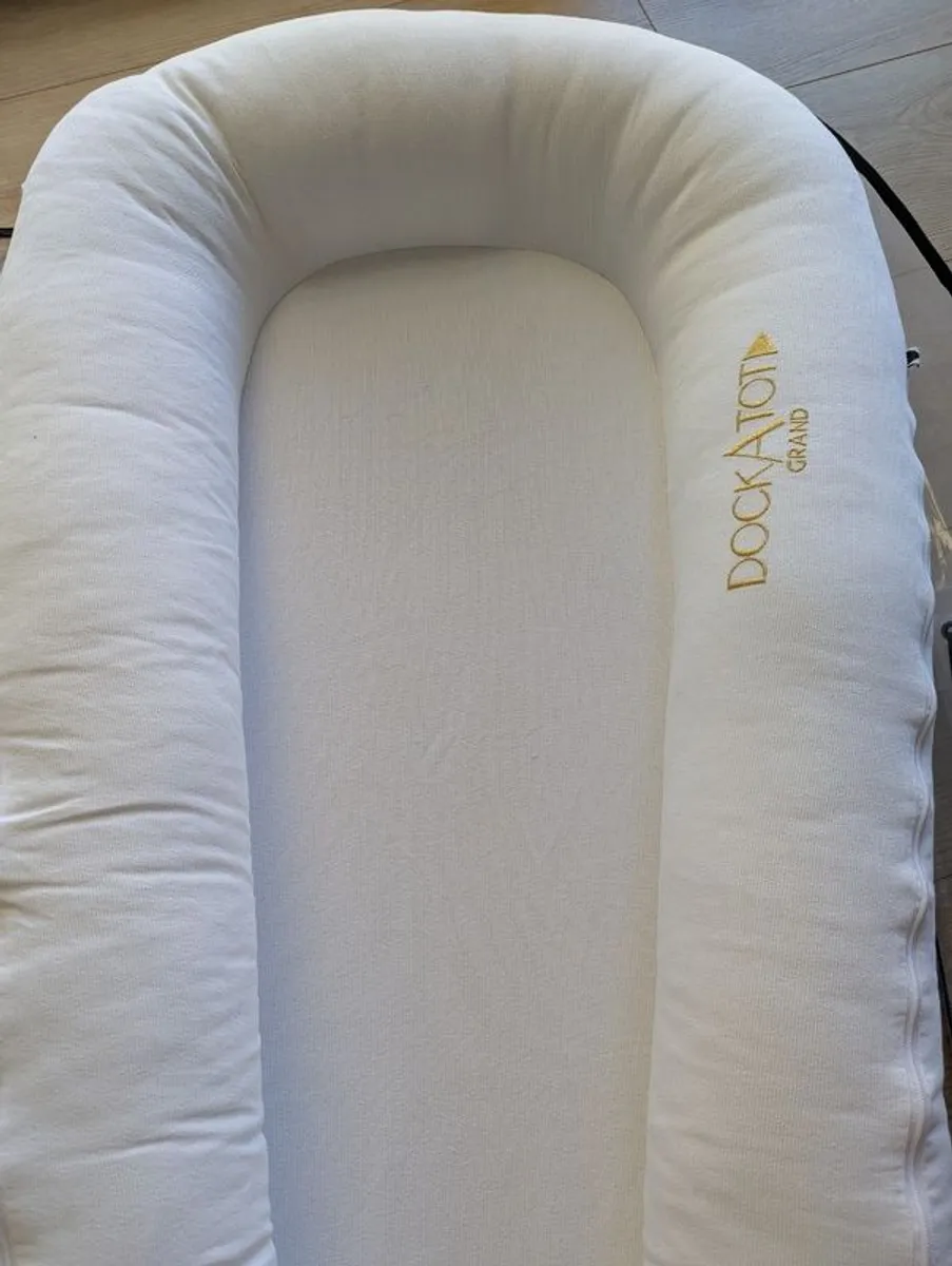 DockAtot Grand Dock - White, 9-36months - bought new, lightly used - Image 4