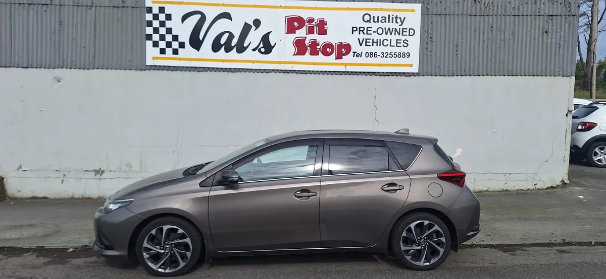Toyota Auris 2017 - Image 1