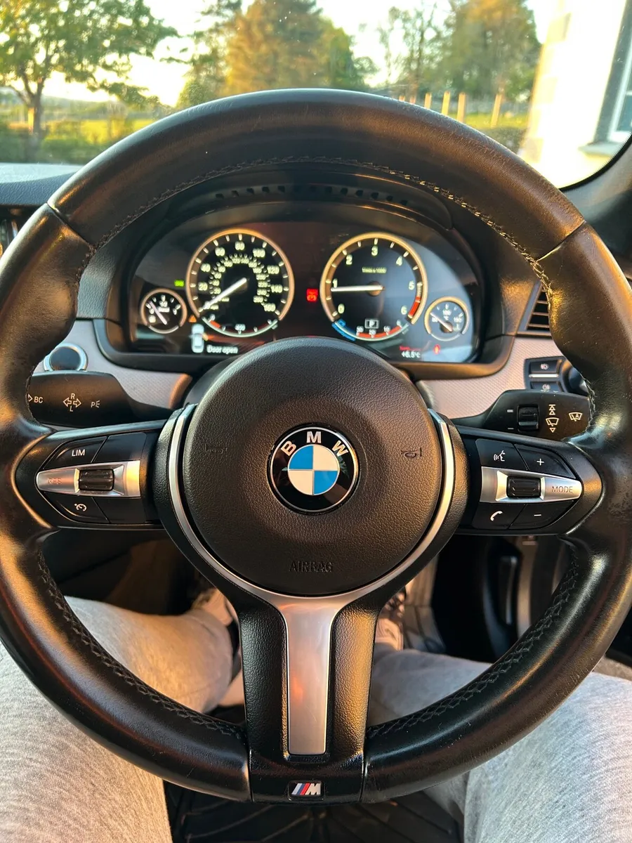 BMW 5-Series 2013 - Image 4