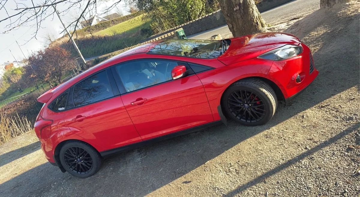 Ford Focus 2012 - Image 3