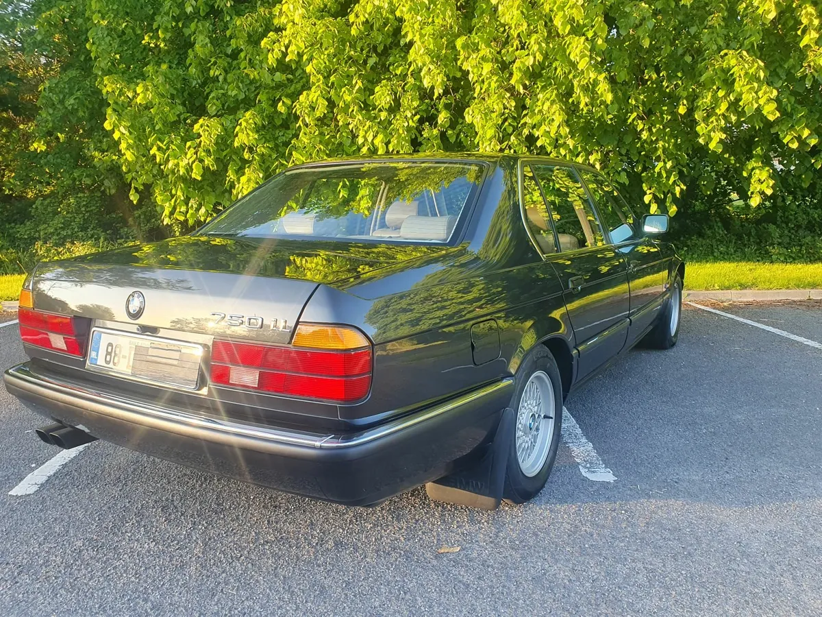 BMW 750 IL E32 - Image 2