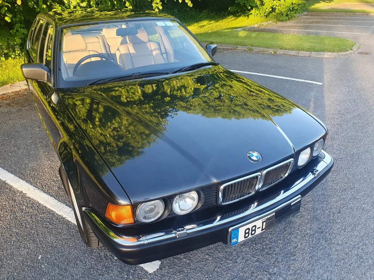 BMW 750 IL E32 - Image 4
