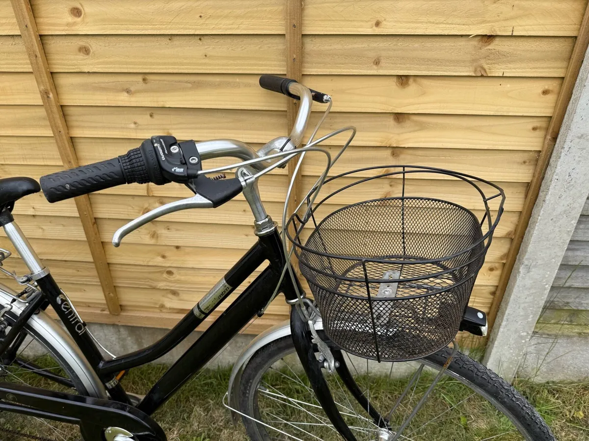 28” shopping basket in perfect condition - Image 2