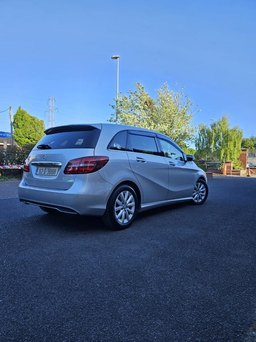 Mercedes-Benz 2015 Automatic - Image 3