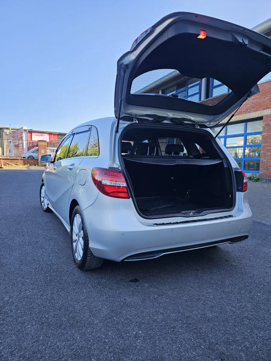 Mercedes-Benz 2015 Automatic - Image 4