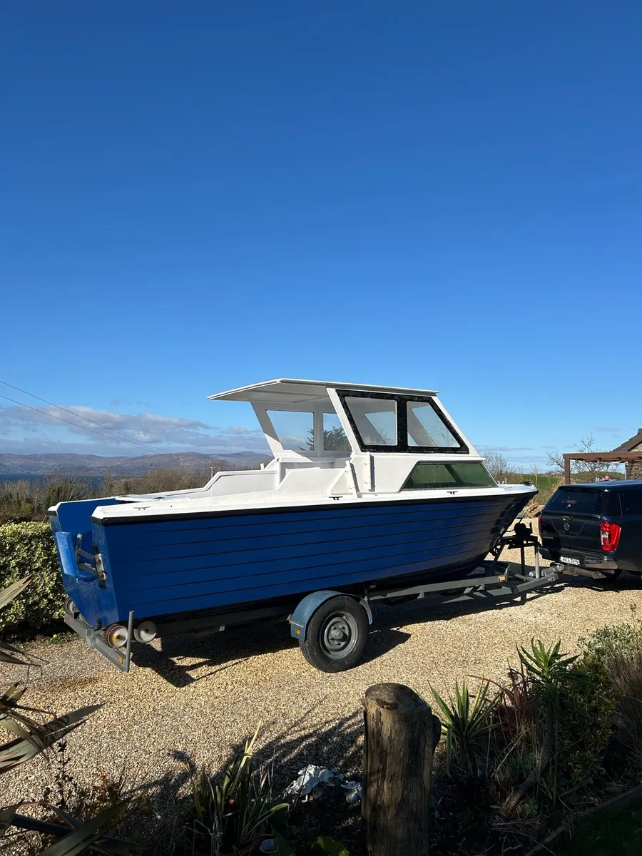 20 foot Fishing Cabin Cruiser - Image 4