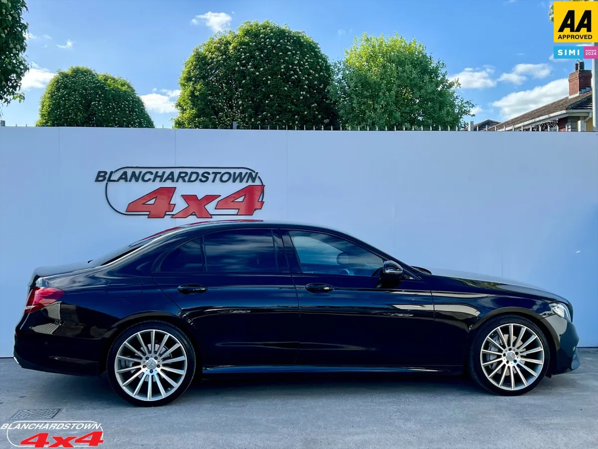 MERCEDES BENZ E220D AMG LINE NIGHT EDITION - Image 4