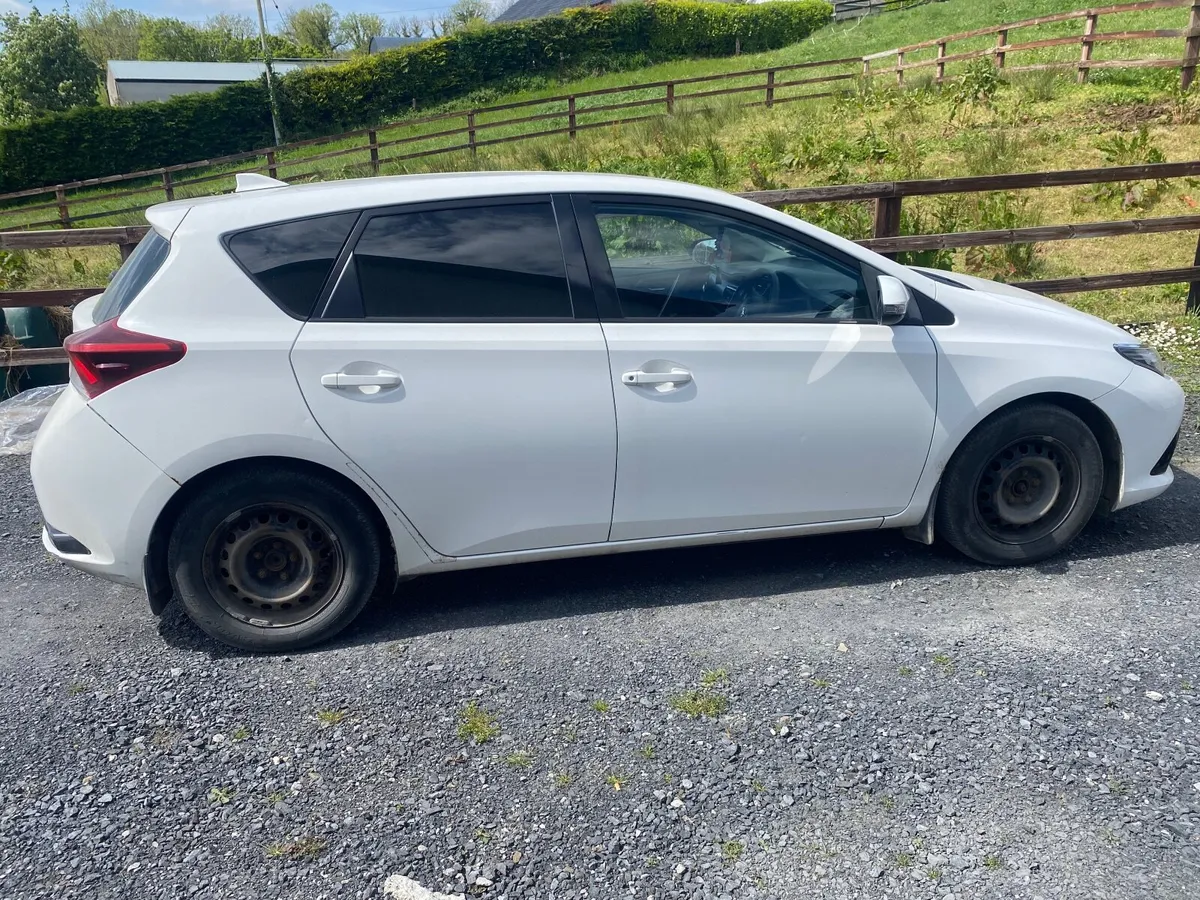 Toyota Auris 2016 - Image 1