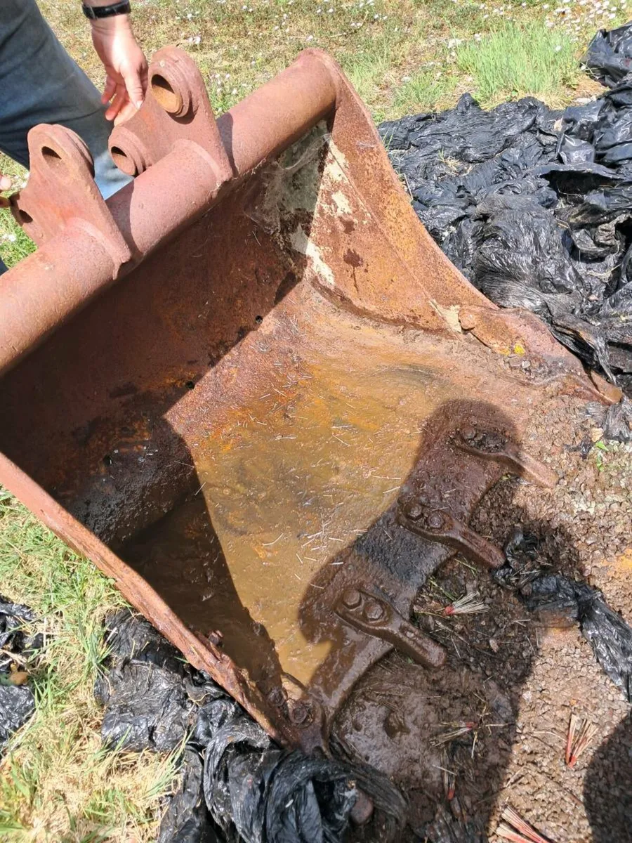 For Sale Shoring and Digger Bucket - Image 3