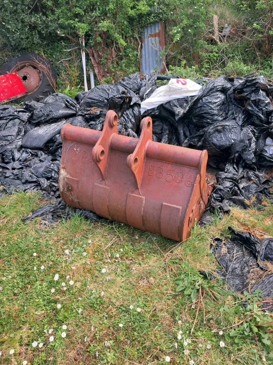 For Sale Shoring and Digger Bucket - Image 4